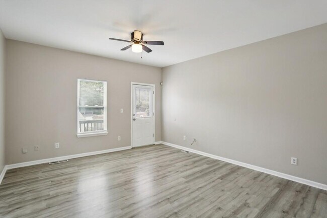 Photo - 753 Prince Pl NW