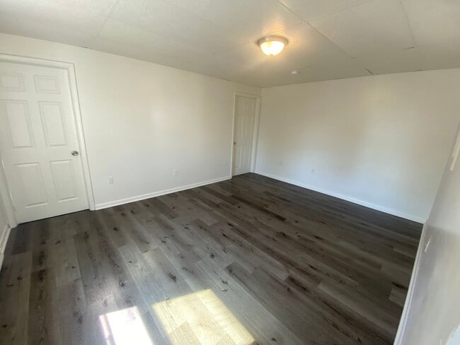 Photo - Milton -840 Unit 840-Rear W Milton
