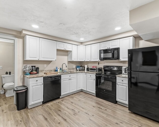 Building Photo - 22 Gilboa St Unit 1