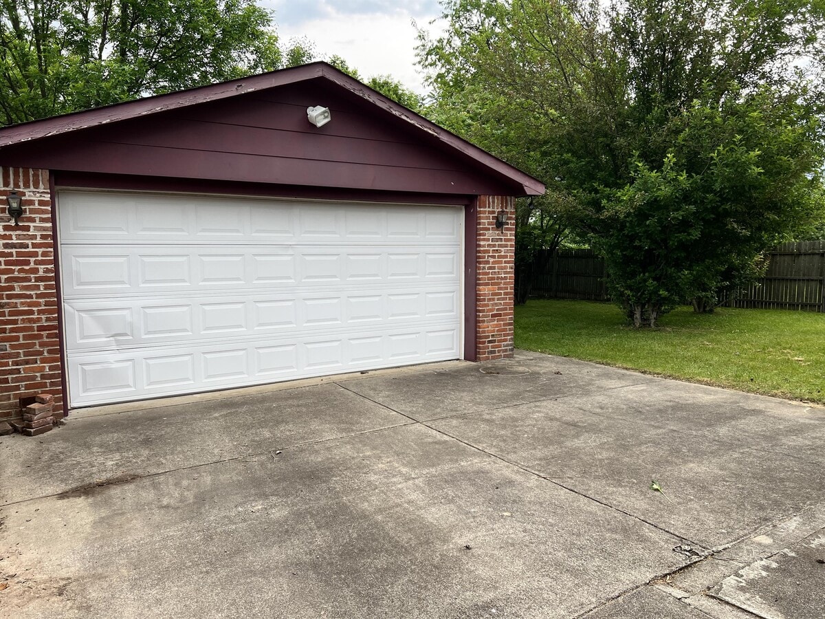 Photo - 5807 Larkgrove Dr