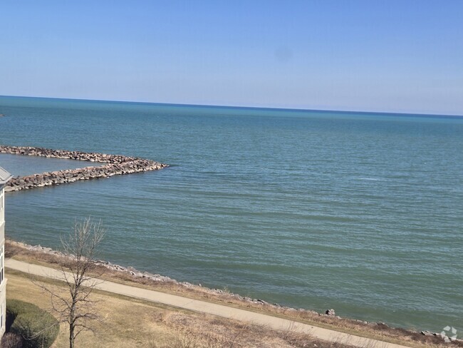 Building Photo - 3872 S Lake Dr Unit 408 Rental