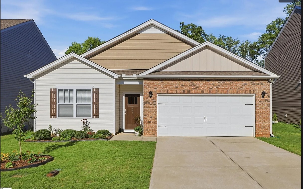 Photo - 841 Honeybush Dr