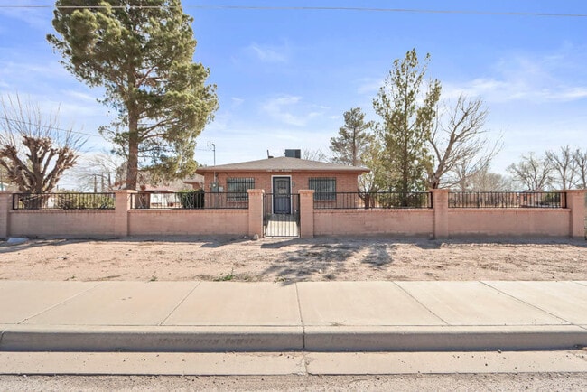 Building Photo - 1260 Las Pompas Rd Rental