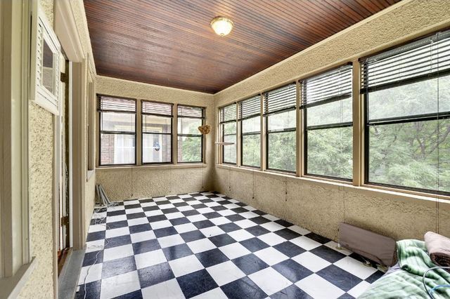 sun room - 2524 Dupont Ave S Unit 1