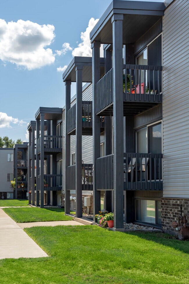 River Ridge Apartments For Rent in Rossford, OH