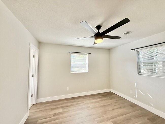 Photo - 6509 Julia Dr