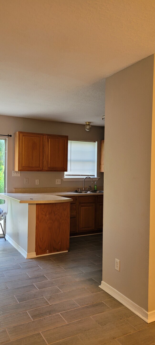 Photo - 1989 Todd Cove