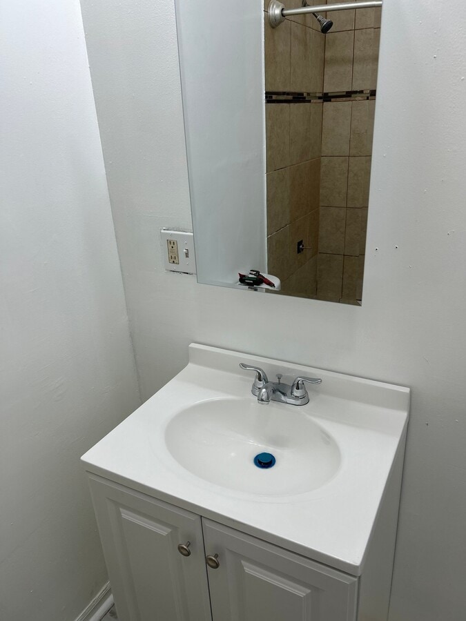 Photo - 146 W 66th St Unidad 1E