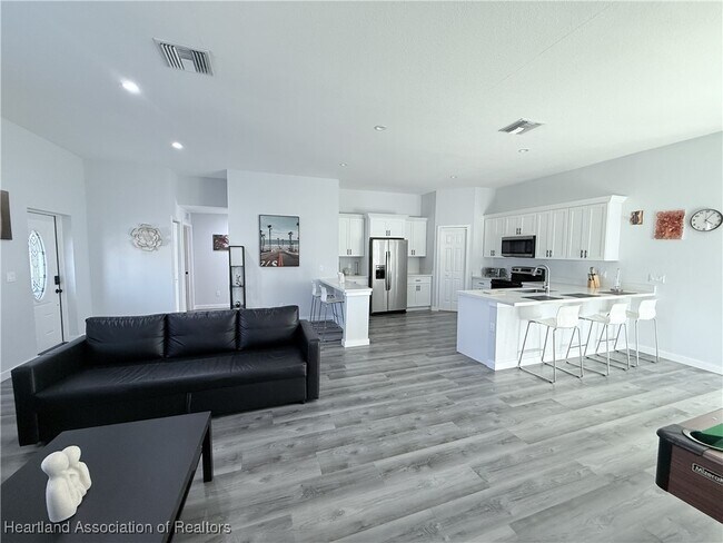 Photo - 115 Fire Island Ave NE