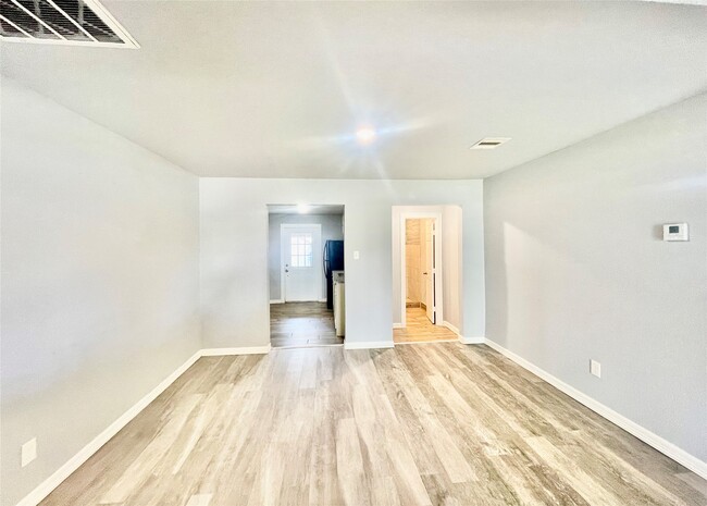 Photo - 6803 Bloom Dr