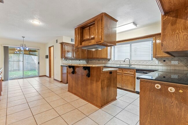 Building Photo - 3218 Freshmeadows Dr
