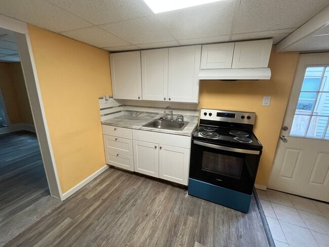 Photo - 568 S Main St Unit 568 1st F Apartment 1