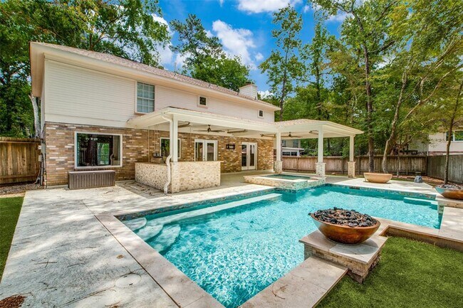 Photo - 39 Thorn Berry Pl