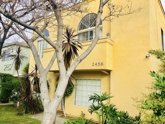 2456 Arizona Ave