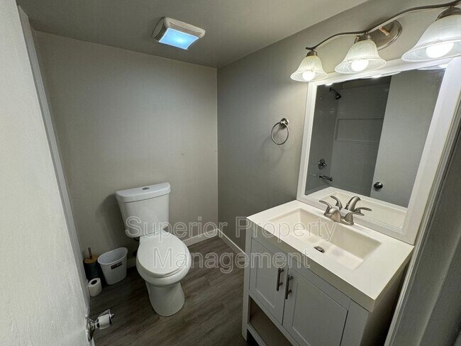 Photo - 2915 W 17th Street Rd