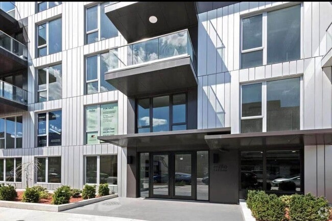 Building Photo - 14-33-33 31st Ave Unit 2B Rental