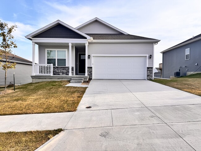 Building Photo - 709 E Bear Dr Rental