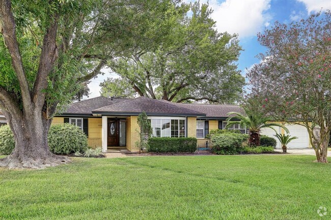 Building Photo - 3019 Fairhope St Rental