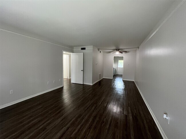 Photo - 500 Willow Dr Unit B2