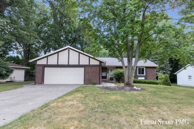Building Photo - Charming 3-Bedroom Home in Walker – Conven...