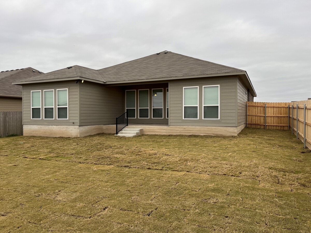 Photo - 819 Hawks Shadow Dr