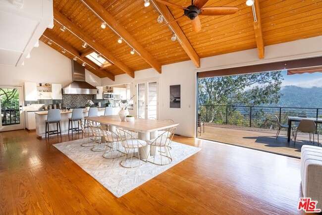 Photo - 21338 Colina Dr