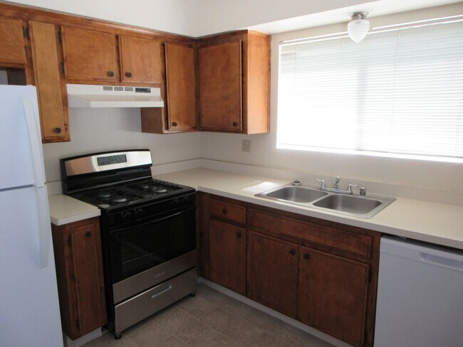 Photo - 1025 W Perdew Ave Unit 1025 Perdew Apt C