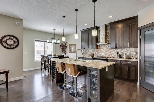 Photo - 111 Bayview St SW