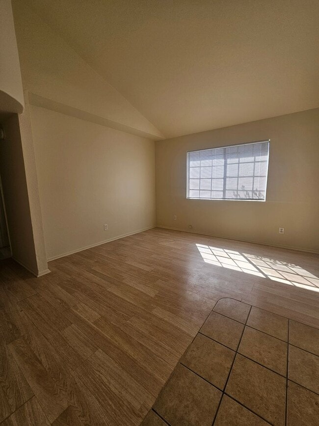 Photo - 12th St Omid Unidad #1