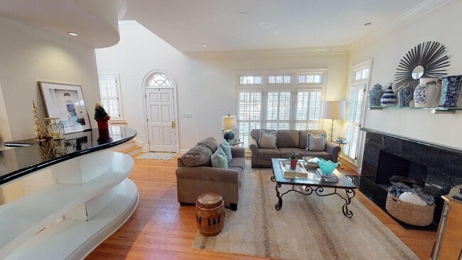 Photo - 1141 Dilworth Crescent Row