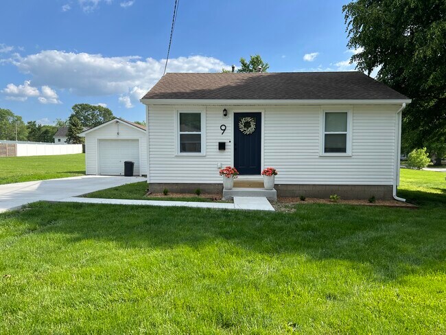 Photo - 9 NW Orchard St