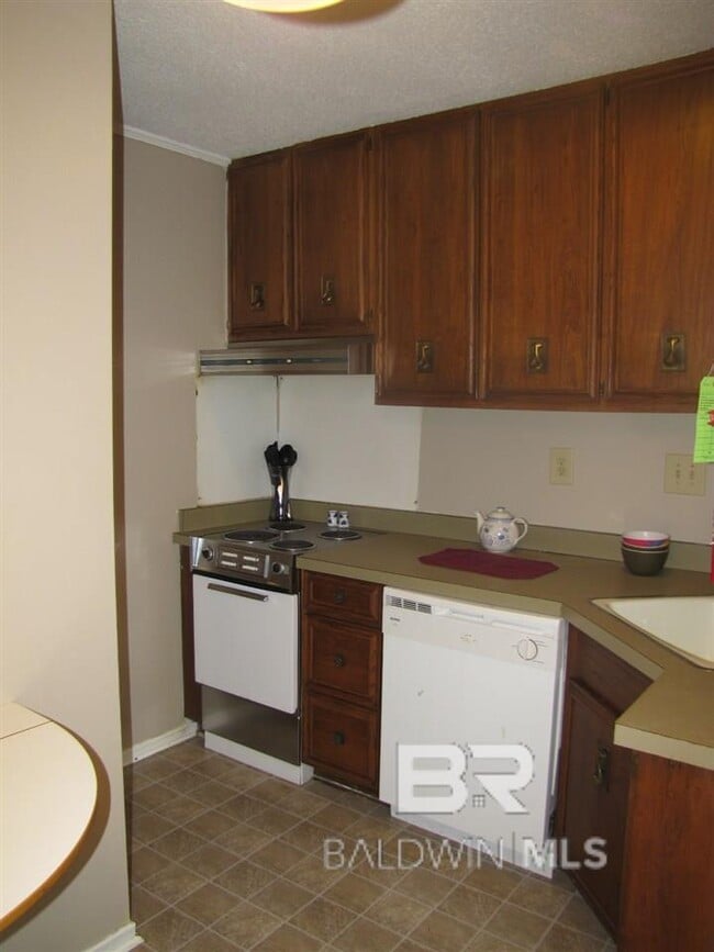 Photo - 1050 Sea Cliff Dr N