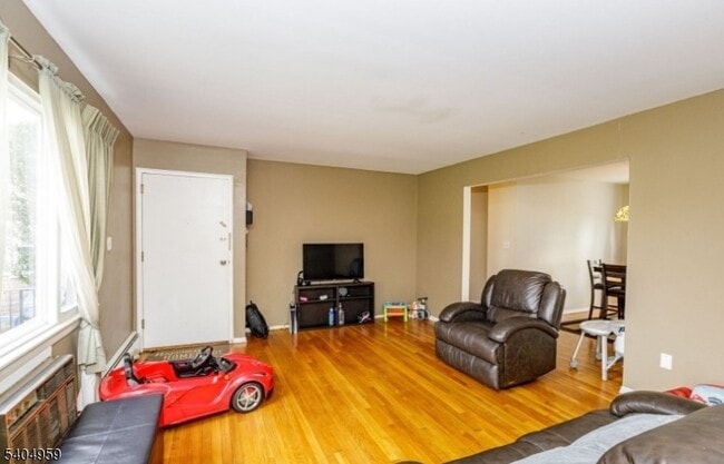 Photo - 43 Conforti Ave