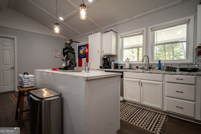 Photo - 120 Hillside St