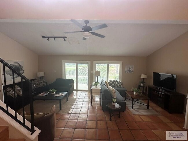 Photo - 215 Zapata Ave