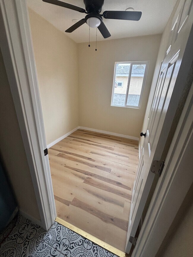 2132 W 84th Pl Unit House