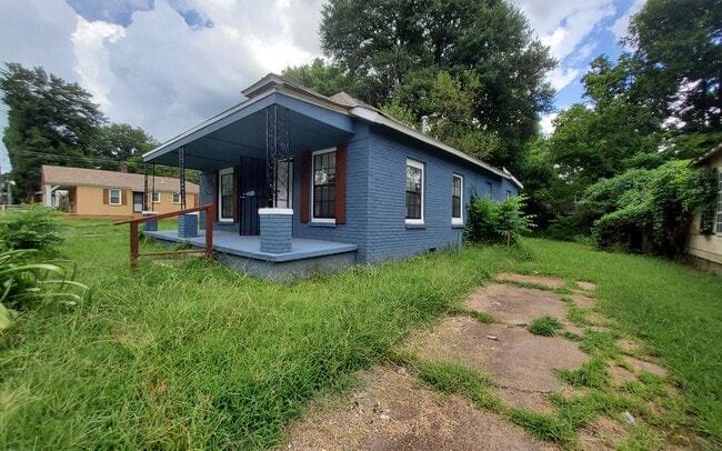 Building Photo - 858 Alaska St Rental