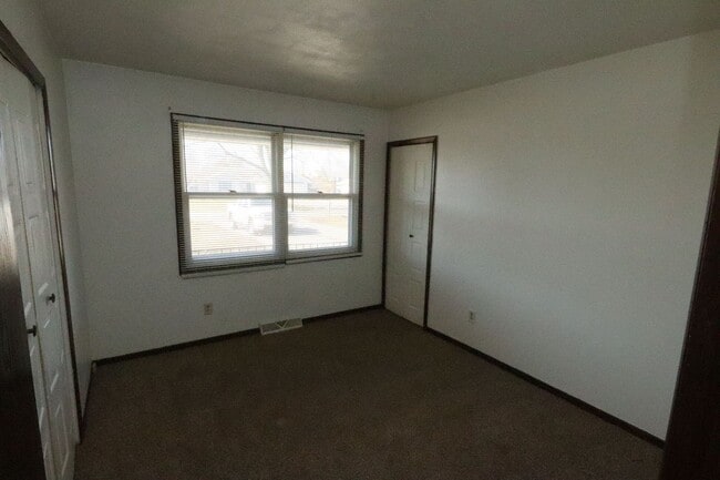 Photo - Nice 2 Bedroom Duplex Available in Jefferson Township / Middlebury School District