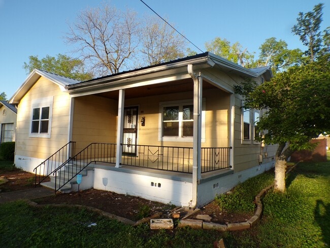 Photo - 1400 19th Pl SW