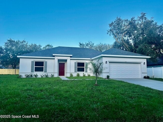Photo - 852 Remsen Ave NW