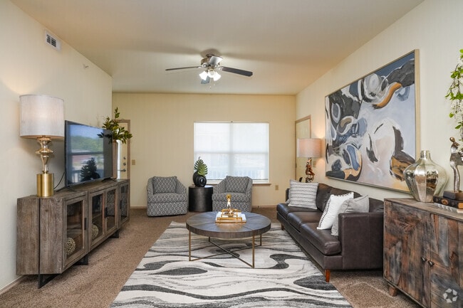 2BR, 2BA - 1093SF - Living Room