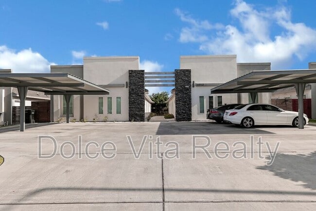 Building Photo - 1012 E la Cantera Ave Unit Apt 1