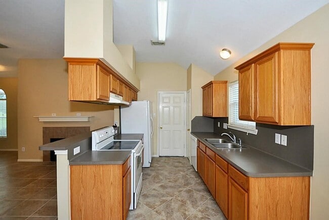 Photo - 8715 Charity St