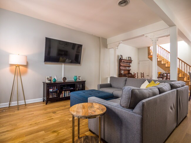 Photo - 2037 W Iowa St Condo Unit 2CH