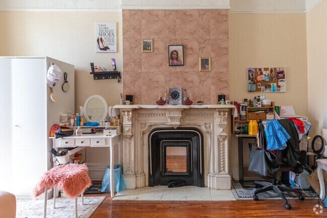 Townhouse Interior - 363 Macon St