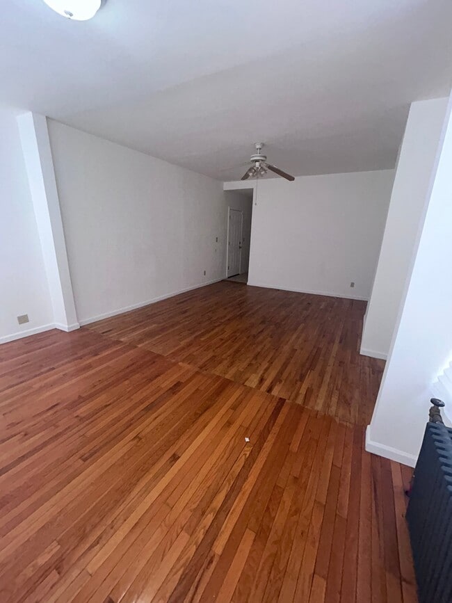 Photo - 636 E 230th St Unidad 1