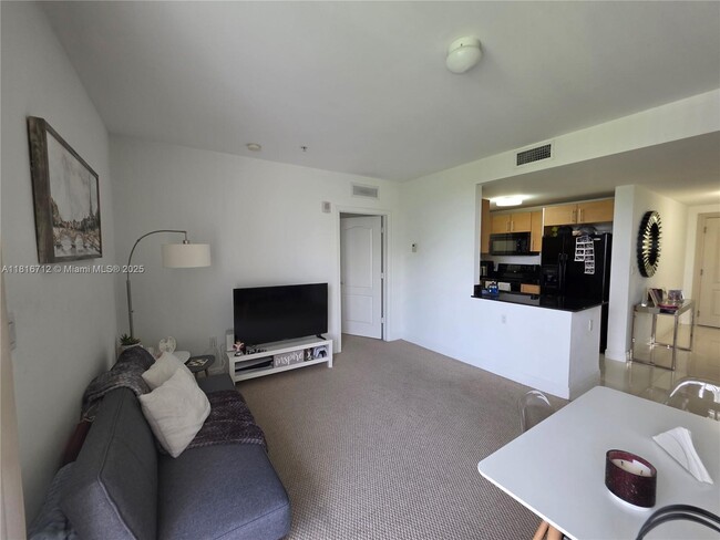 Photo - 2701 SW 3rd Ave Unit 602