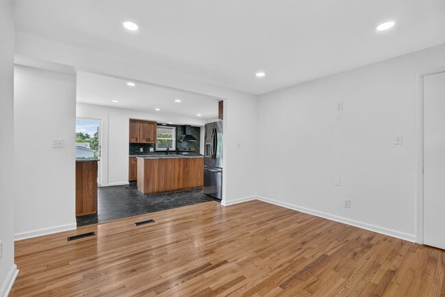 Photo - 9501 49th Pl