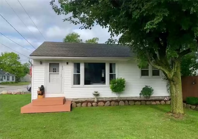 Building Photo - Spacious Two bedroom in Painesville!