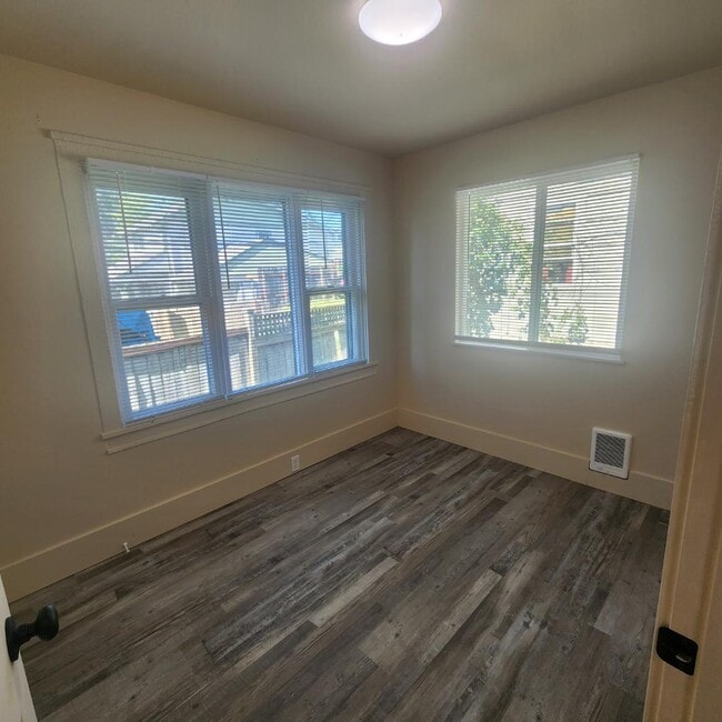 Photo - 112 Arvon Ave